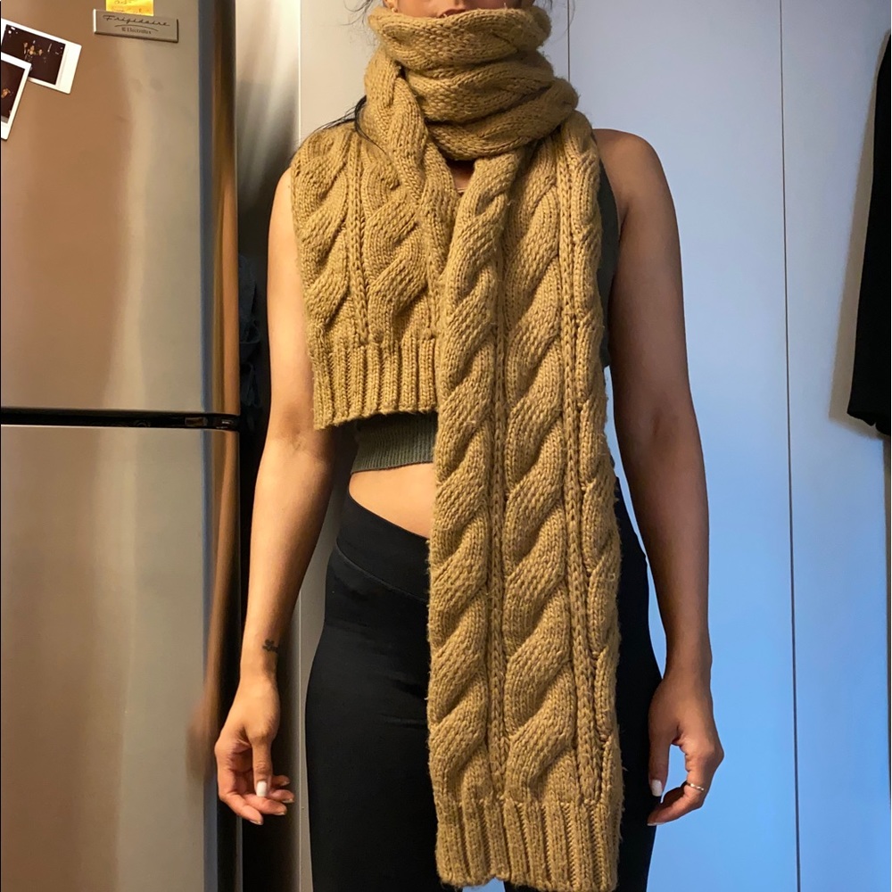 Michael Kors Knitted Scarf in Camel